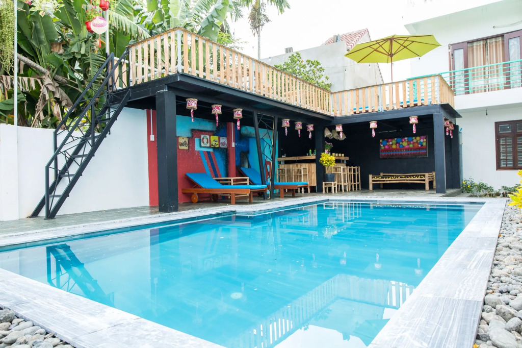 Sunny Riverside Homestay
