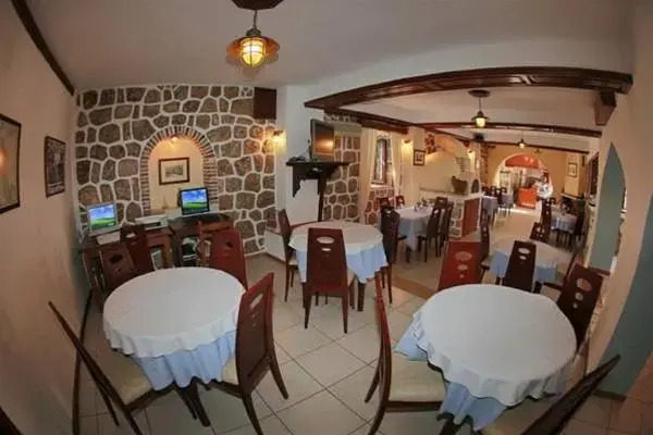 Kastro Hotel