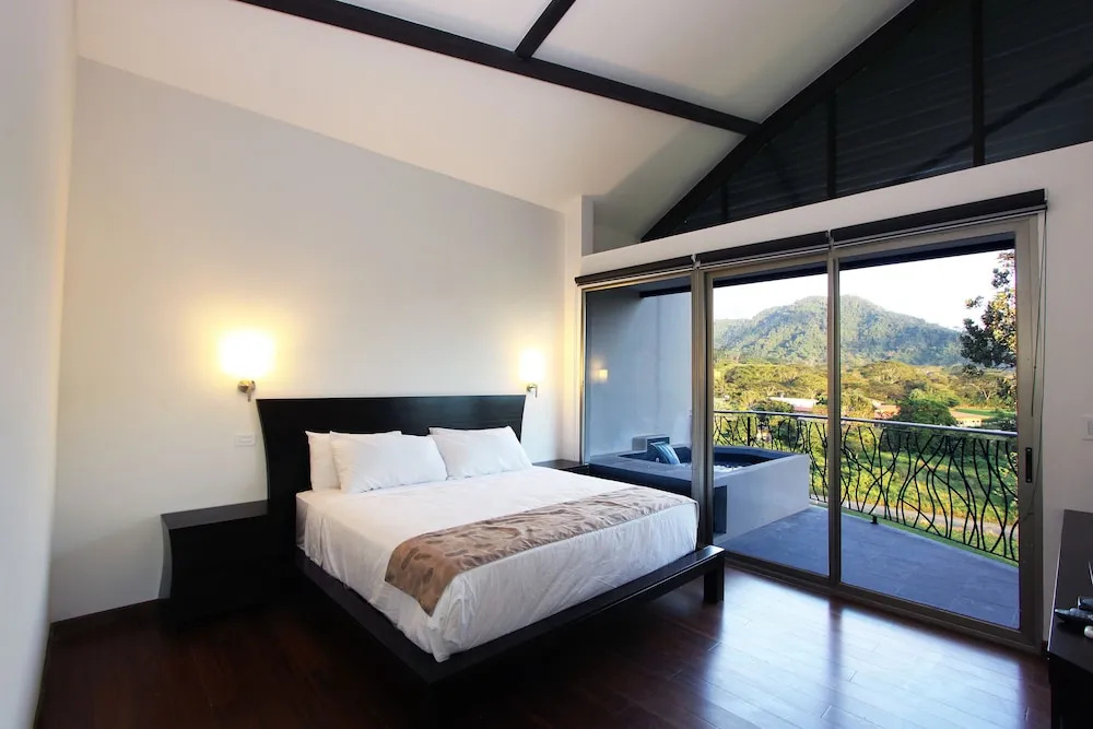 Luxury Sky Penthouses 3-6BR Condo-Hotel at Oceano Jaco