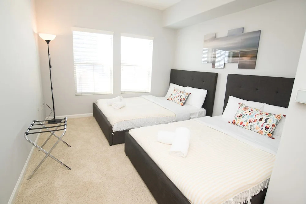 West Hollywood Deluxe Suites