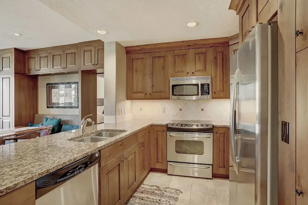 2Br Gorgeous & Updated Condo Arrowhead 2 Bedrooms 2 Bathrooms Condo
