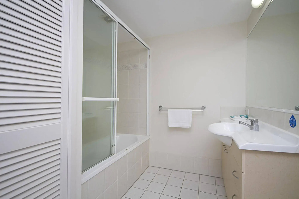 Golden Riviera Beach Resort