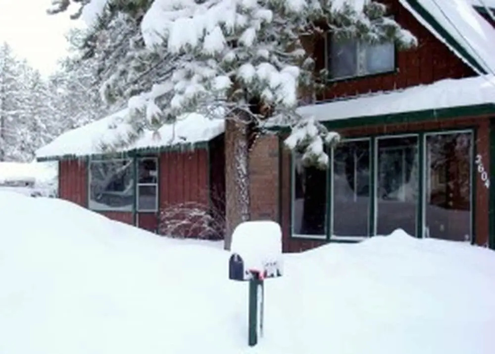 Large Cabin, 3 Minutes To Lake, 8 Minutes To Heavenly! 4 Bedroom Home