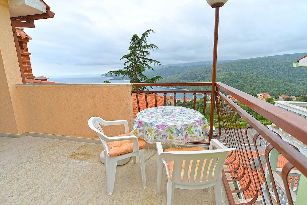 Apartments Creska 629