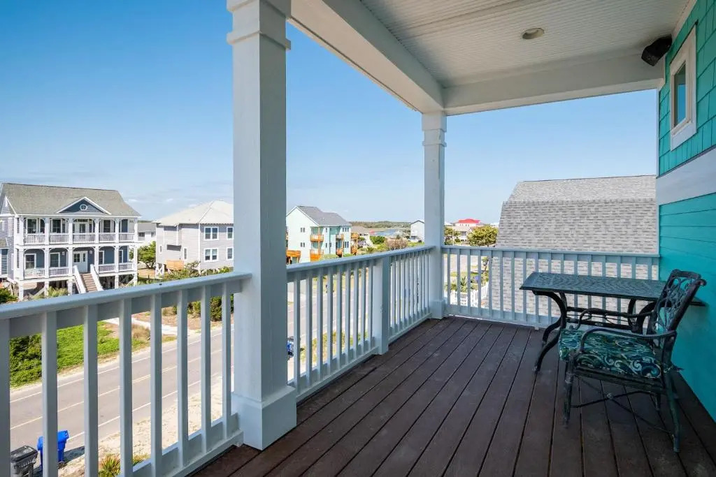 The Salty Dog by Oak Island Accommodations