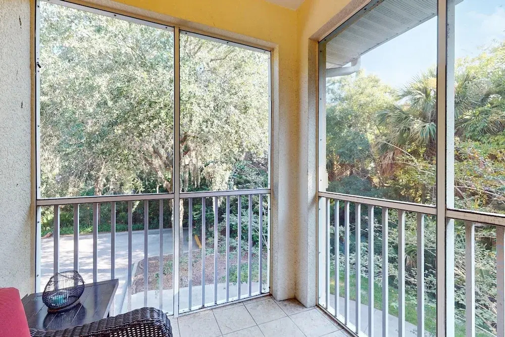 Immaculate Townhome in Upscale Community w/ Pool & Balcony - Near Beach