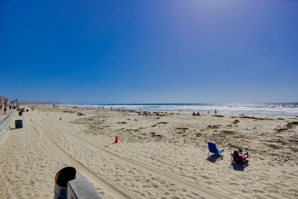 Surfer Beach Hotel
