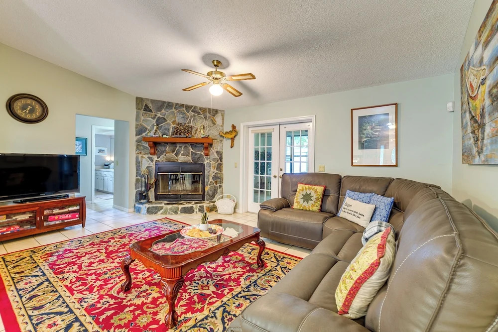 Waterfront Deck & Private Dock! Rainbow River Home