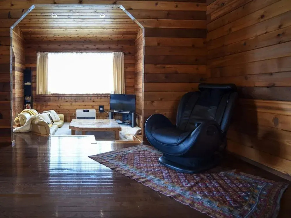 Woodpecker Chalet