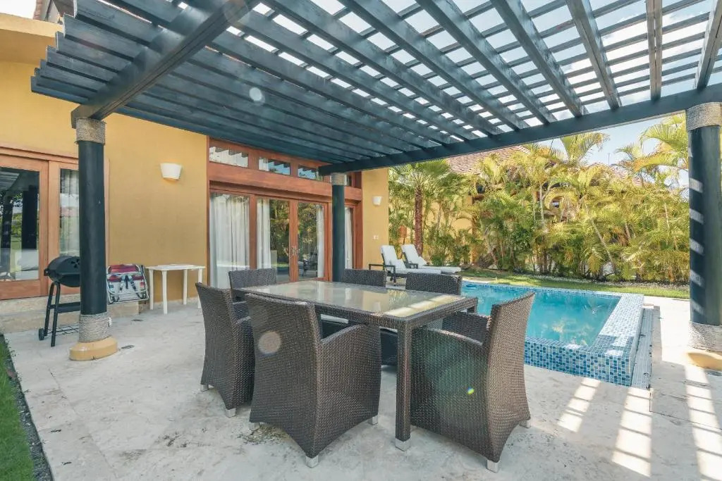 Fabulous villa with picuzzi at Green Village B843