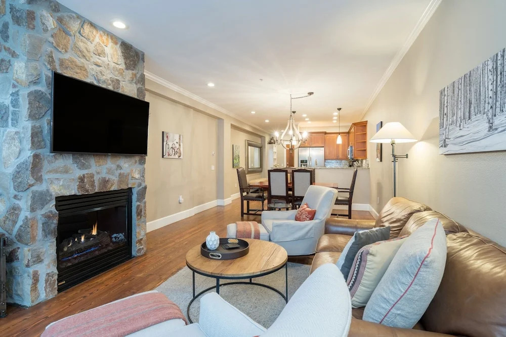 River Club 107 2 Bedroom Condo by Alpine Lodging Telluride