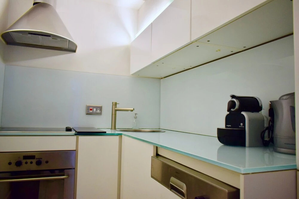 Elegant Mezzanine Studio Flat in Belsize Park