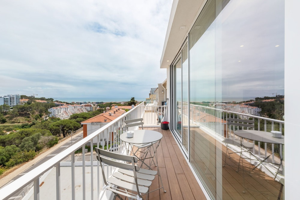 Ocean Apartment by Olala Homes