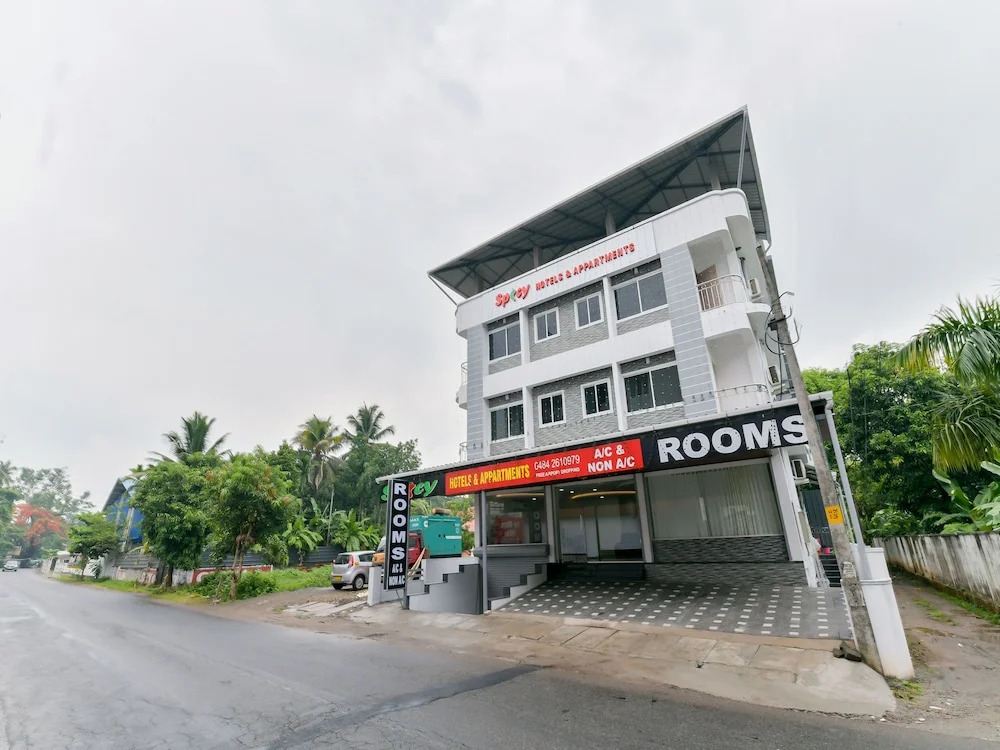 OYO 14865 Home Modern 2BHK Kochi Airport