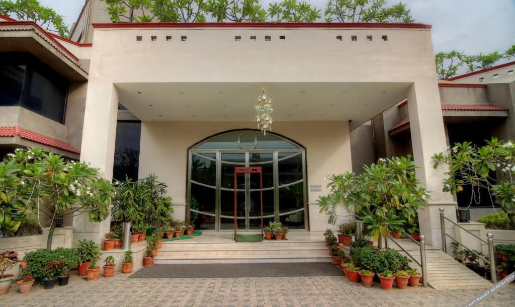Claremont KNY Hotel