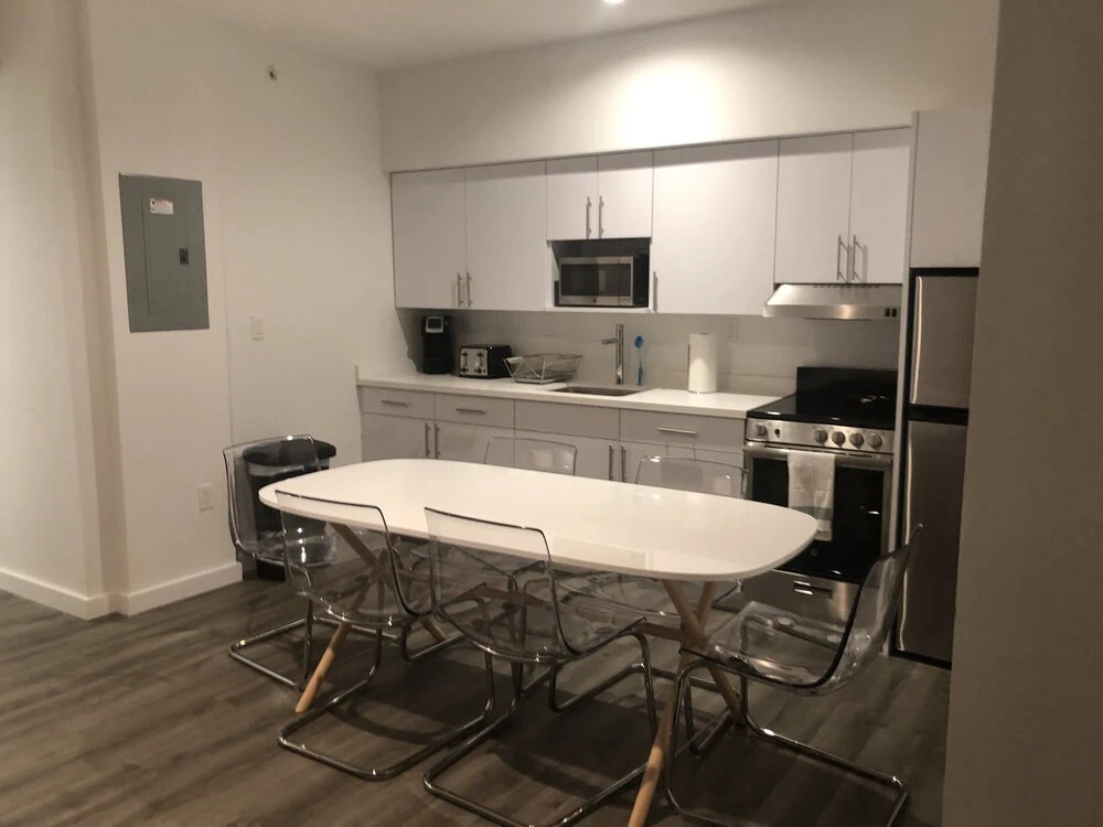 SoBe 12th and Ocean Suites