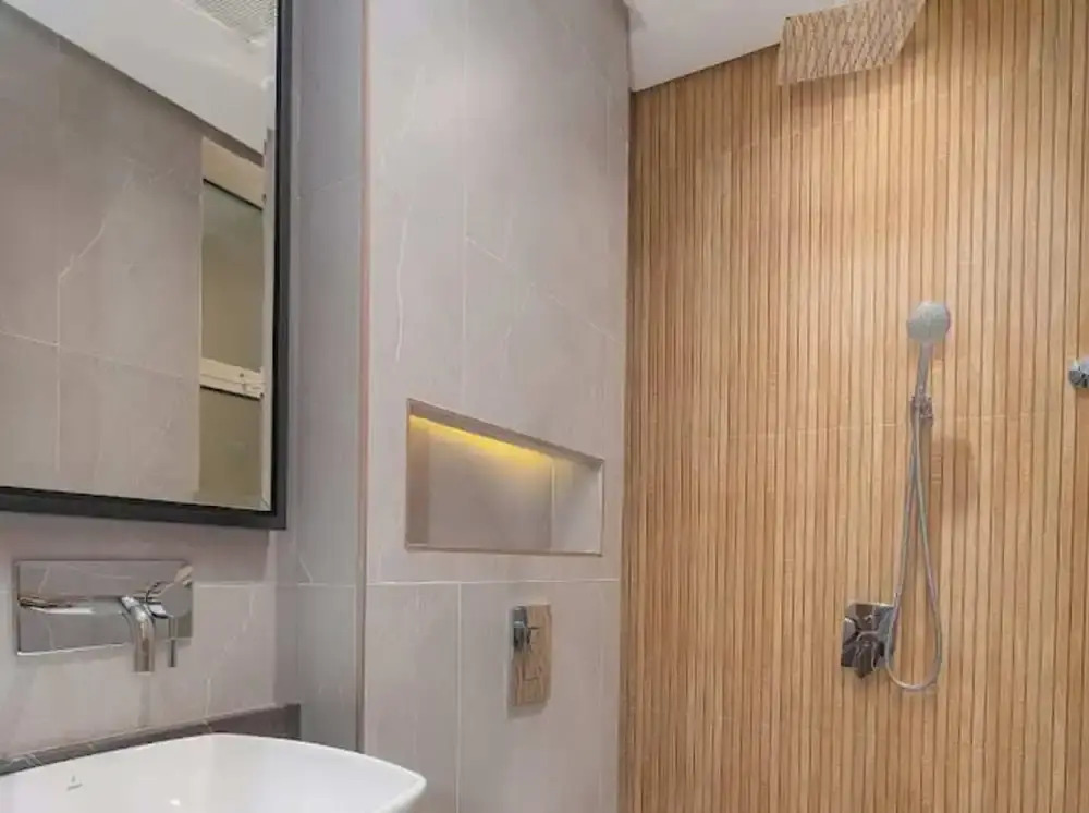 Luxurious 2-br Flat With Relaxation Space lll