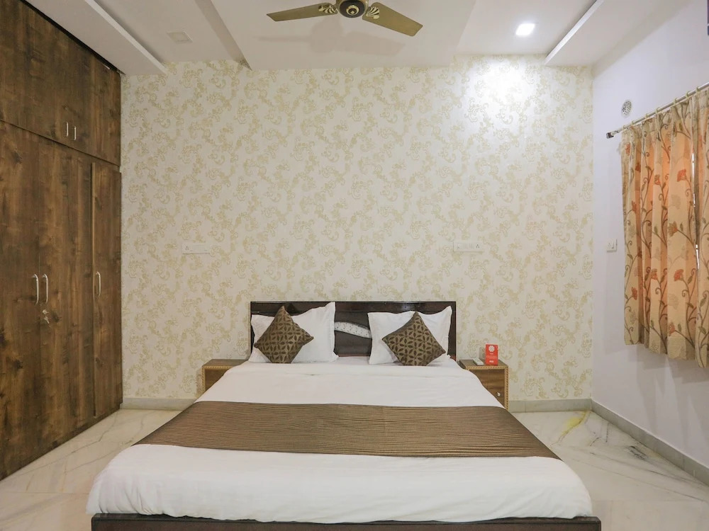 OYO 10287 Home 3BHK Villa near Lake City Mall