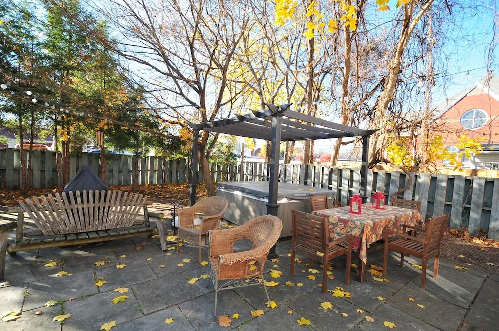 Bohemian Inn