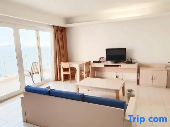 Yunzhifan Holiday Hotel