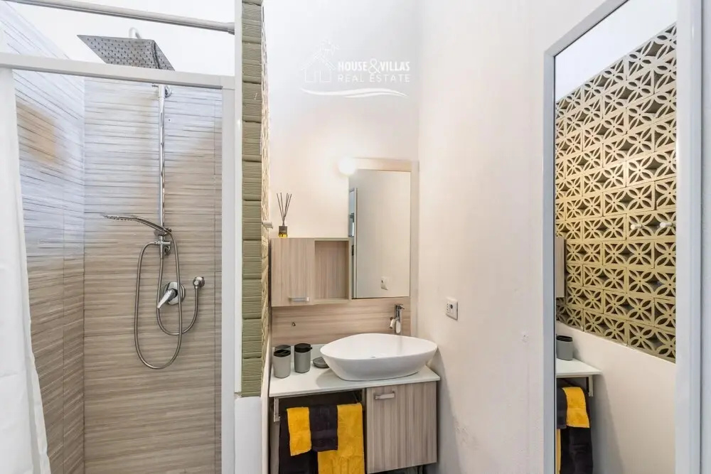 Casa Nostra in Noto with 1 bedrooms and 1 bathrooms