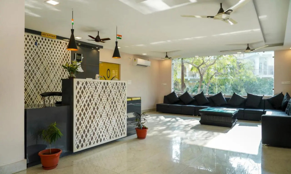 Around Stays-Rising Hills, Tapovan