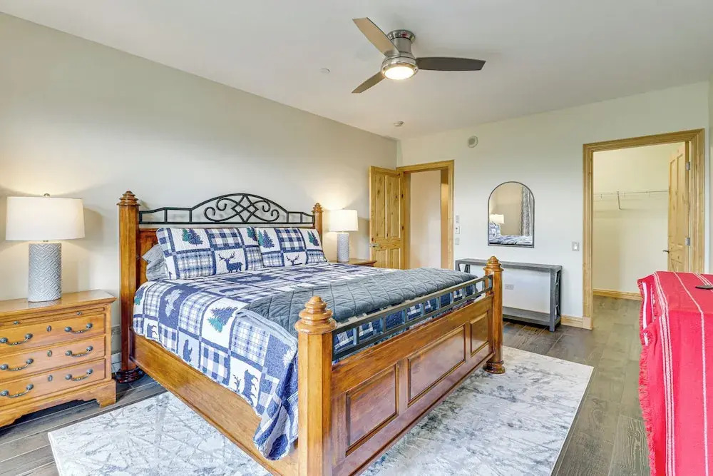 2 Mi to Angel Fire Resort: Luxury Condo w/ Balcony