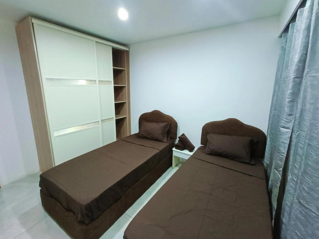 Pacific Apartment