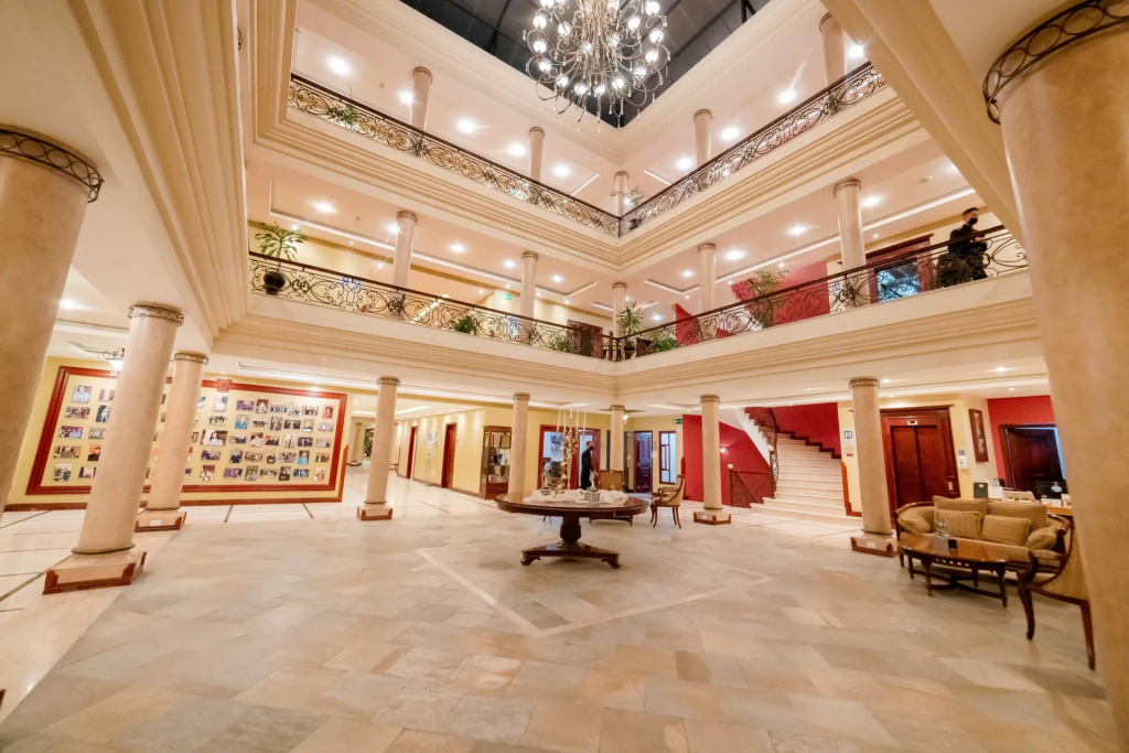 Grand Victoria Boutique Hotel