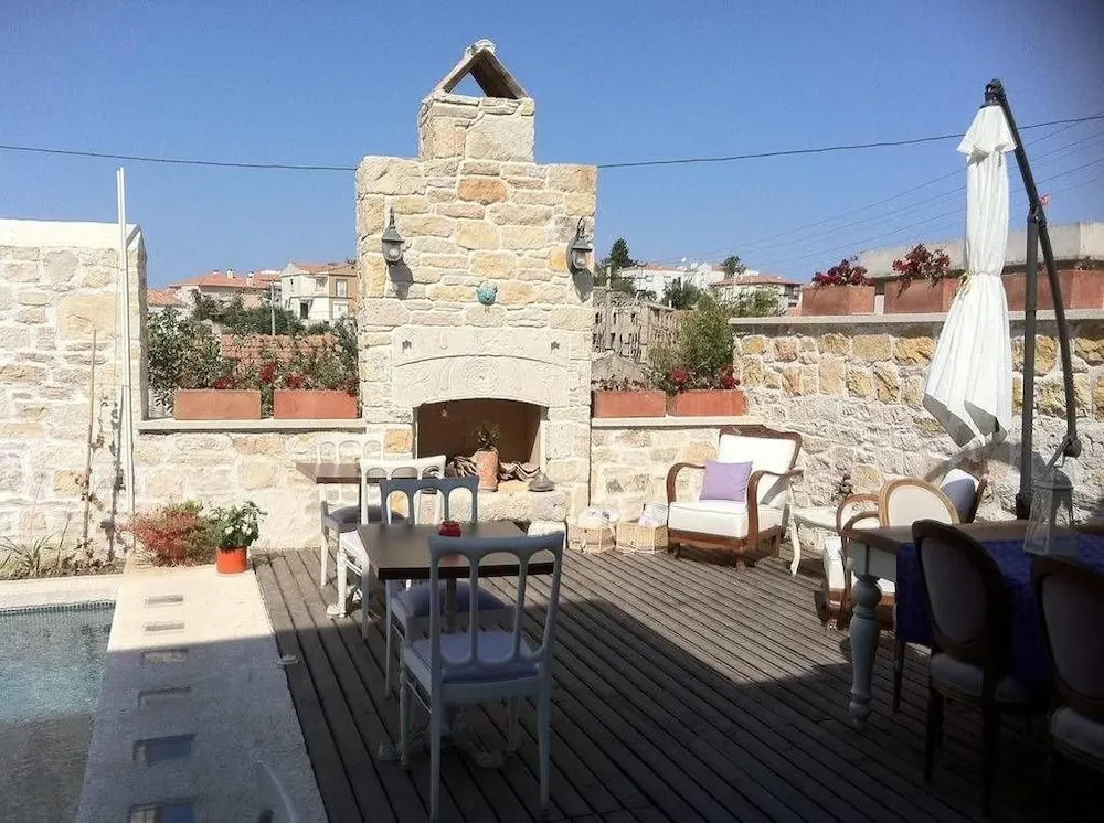 Eski Tas Hotel