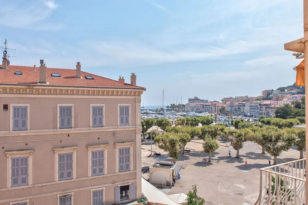 Ref 705823 in Cannes