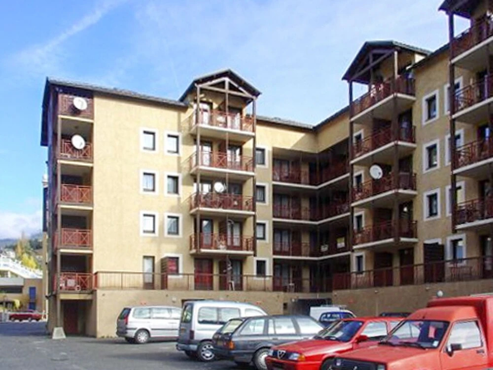 Cozy, 1-bedroom Apartment in Briançon With a Balcony and Mountain View