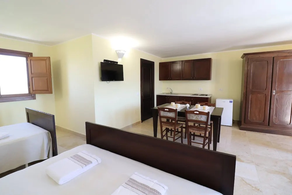 B b With Swimming Pool Tenuta Agrumi del Salento Triple Deluxe Citrus Attic