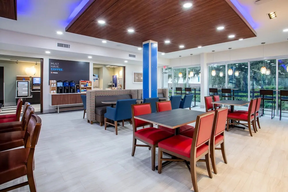 Holiday Inn Express & Suites - Deland South by IHG