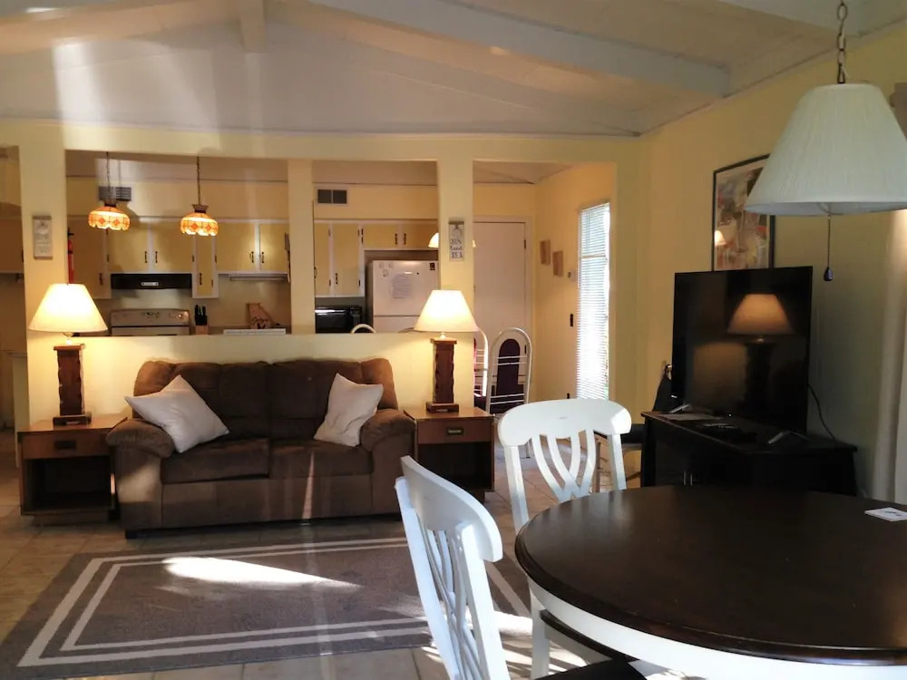 SEA Cottage Apartment by Jekyll Realty