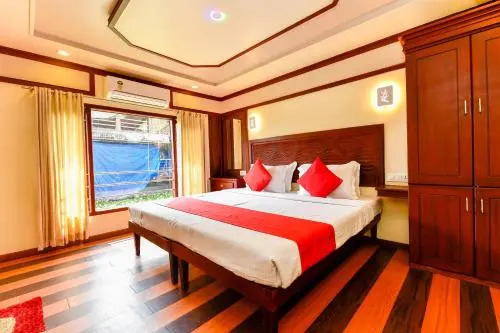 OYO 23227 Alleppey Eco Houseboat 3 Bhk