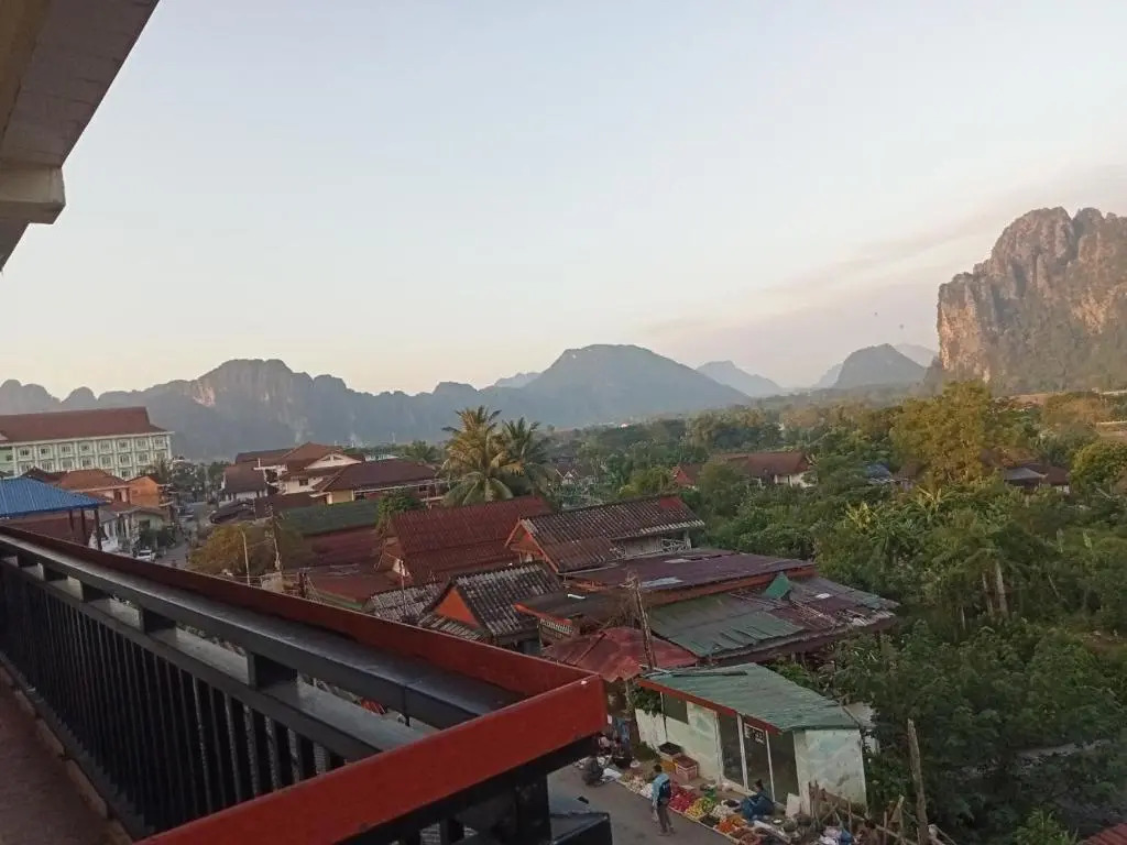 Bountang Mountain View Riverside Hotel