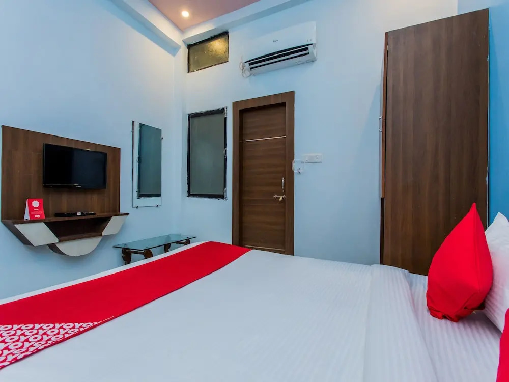 OYO 15569 Hotel Manorama Palace