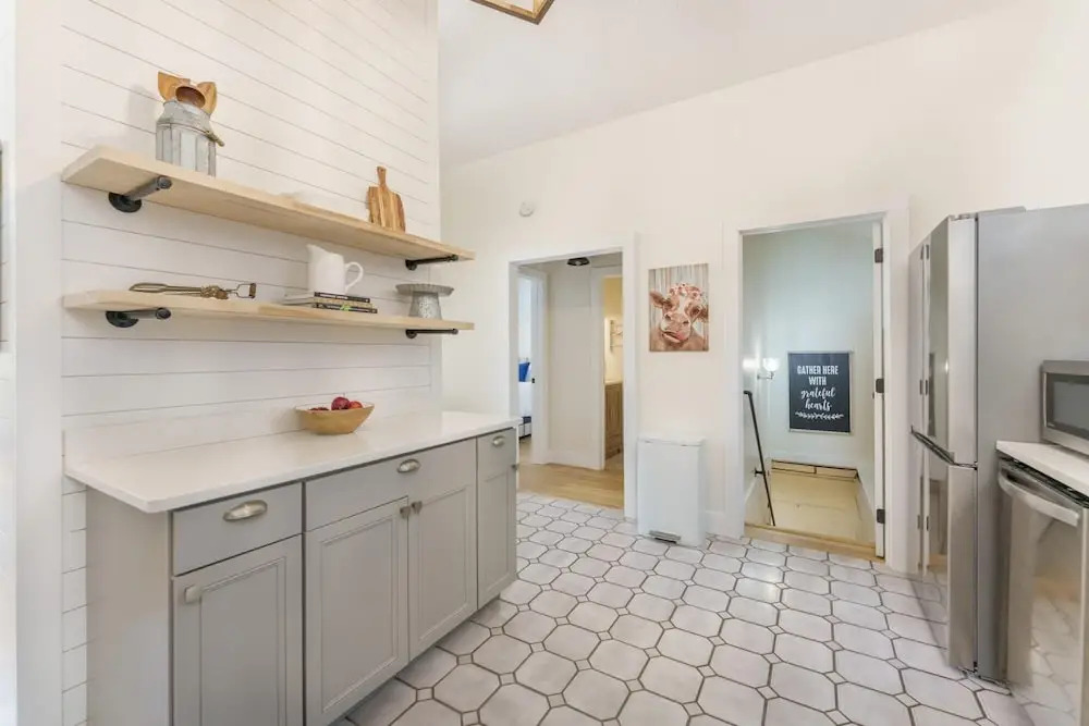Grand Ole Mountain House: Hot Tub, Air Hockey, Arcade, Fire Pit, Nintendo Game Console