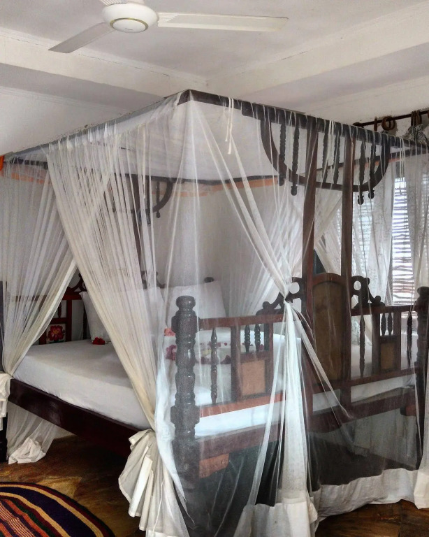 Moonshine Uroa Boutique Hotel