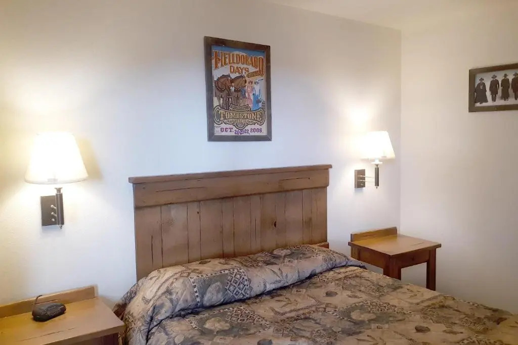 Budget Host Inn Tombstone