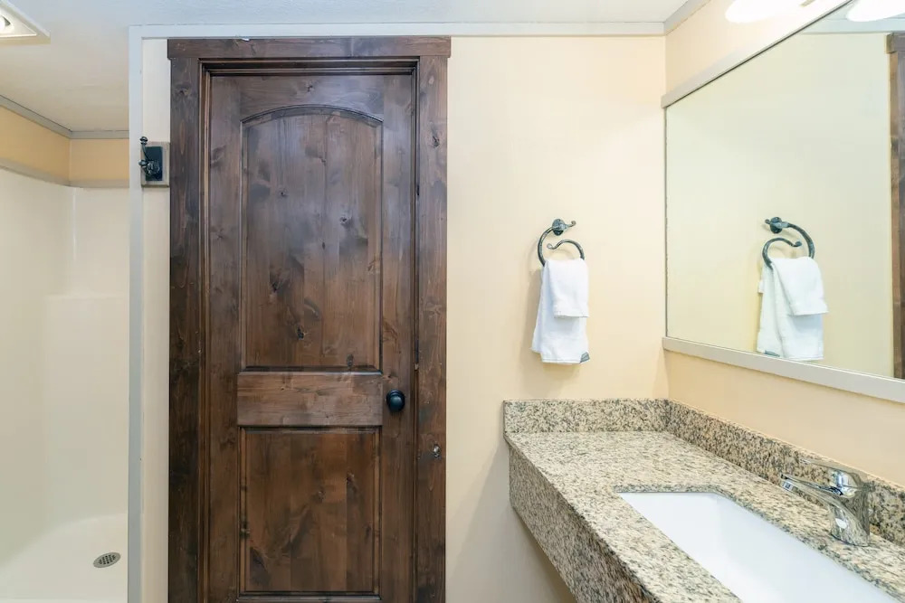 Mountainside Inn 411 1 Bedroom Hotel Room by Alpine Lodging Telluride