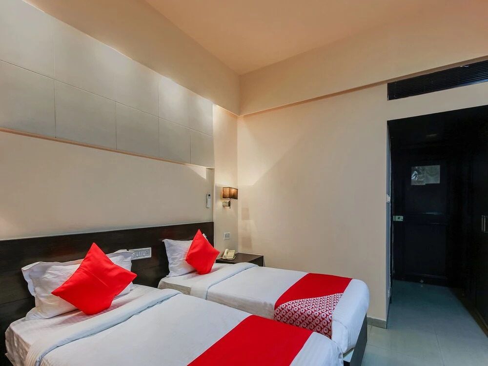 OYO 22412 Flagship Hotel Sai Prakash
