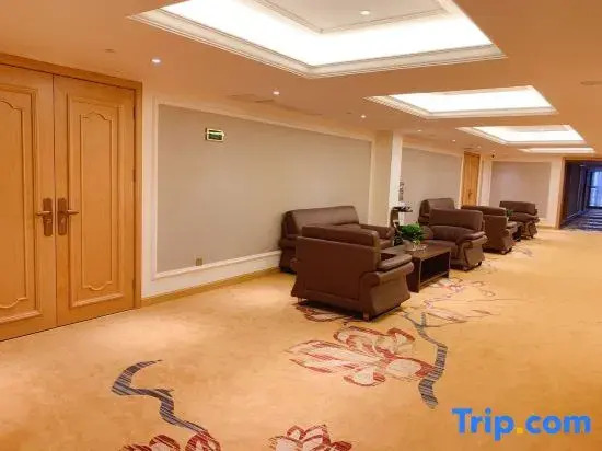 Vienna International Hotel (Guiyang Qingzhen Gaoyuan Mingzhu Junyueguoji)