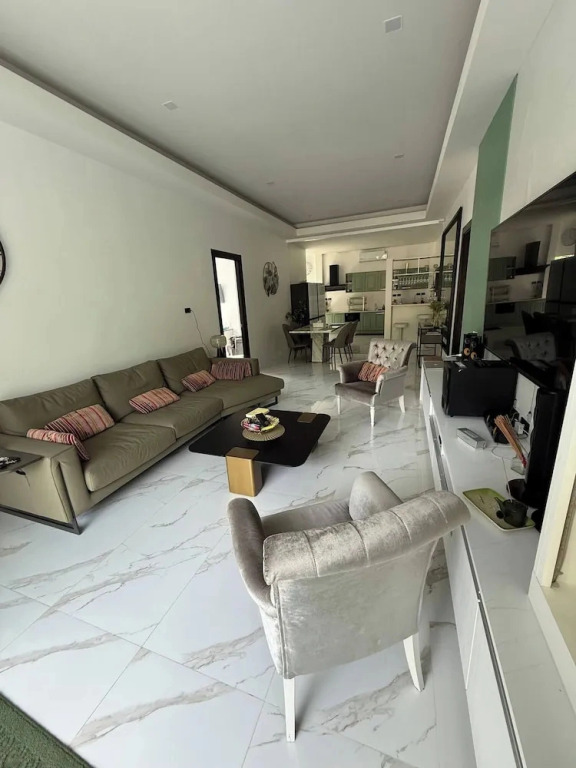 Beautiful Villa Between Jungle