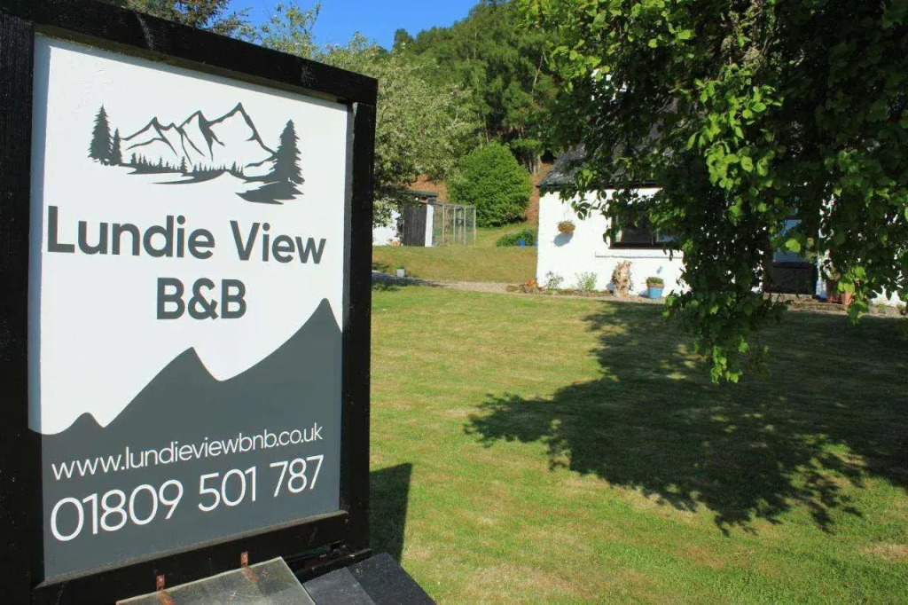 Lundie View B & B