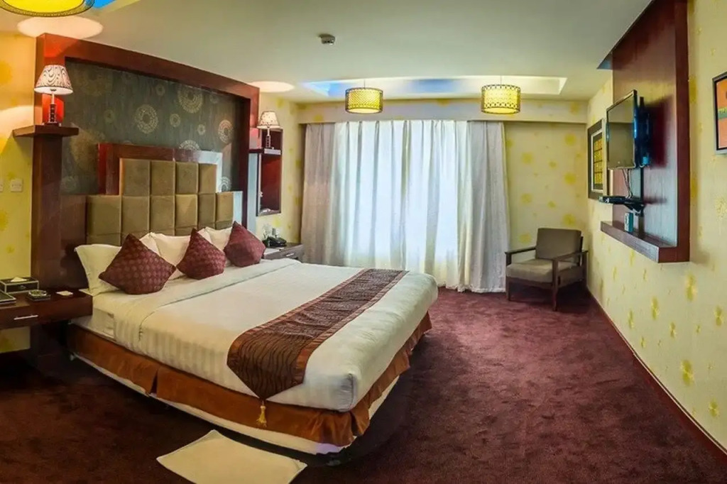 Elegance Castle Hotel