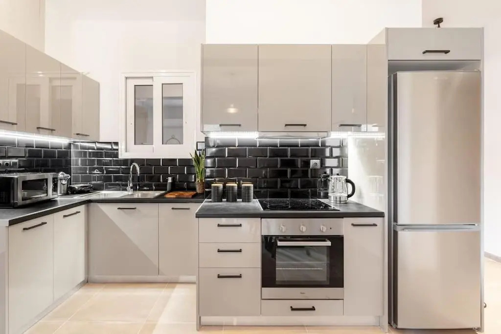 Stylish, 3-brdm Family Apartment near Acropolis!