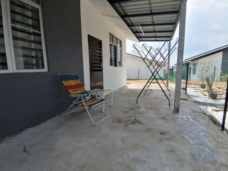 MODERN , SPACIOUS GAMBANG UMP 18 Guest House