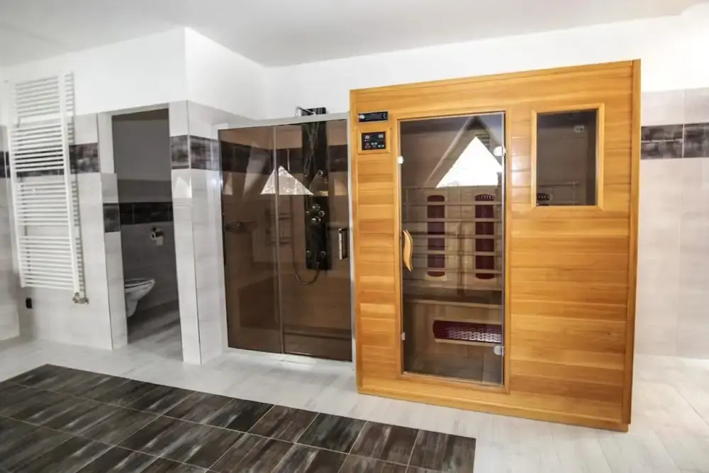 Villa in Fren tát near Ski Resorts & Jacuzzi
